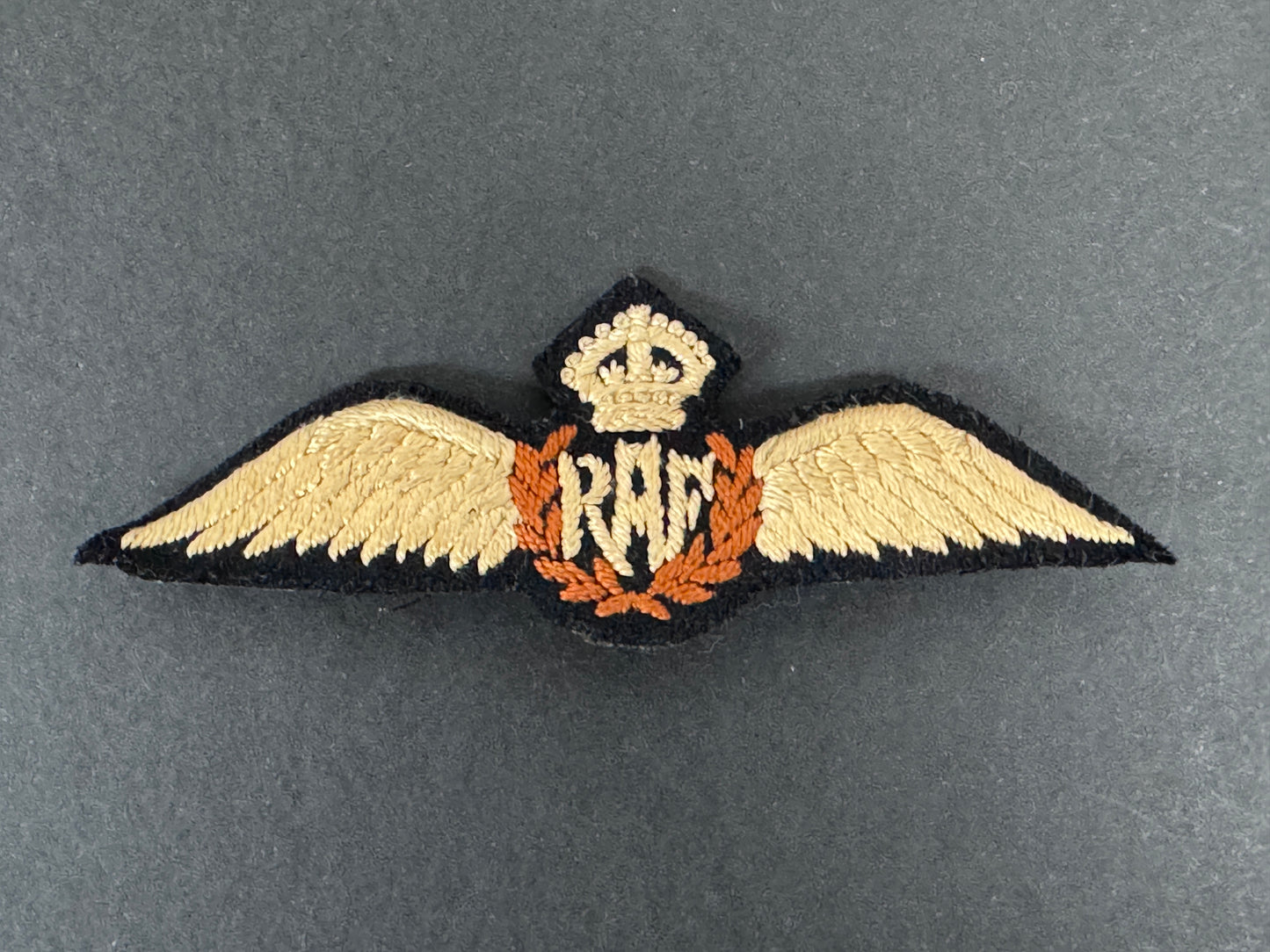 WW2 British RAF Pilot Wing Pin Mount Breast Badge