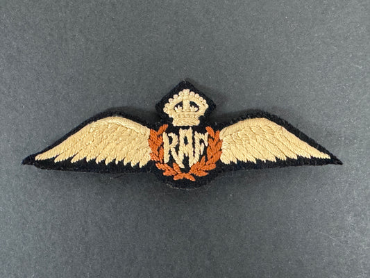 WW2 British RAF Pilot Wing Pin Mount Breast Badge