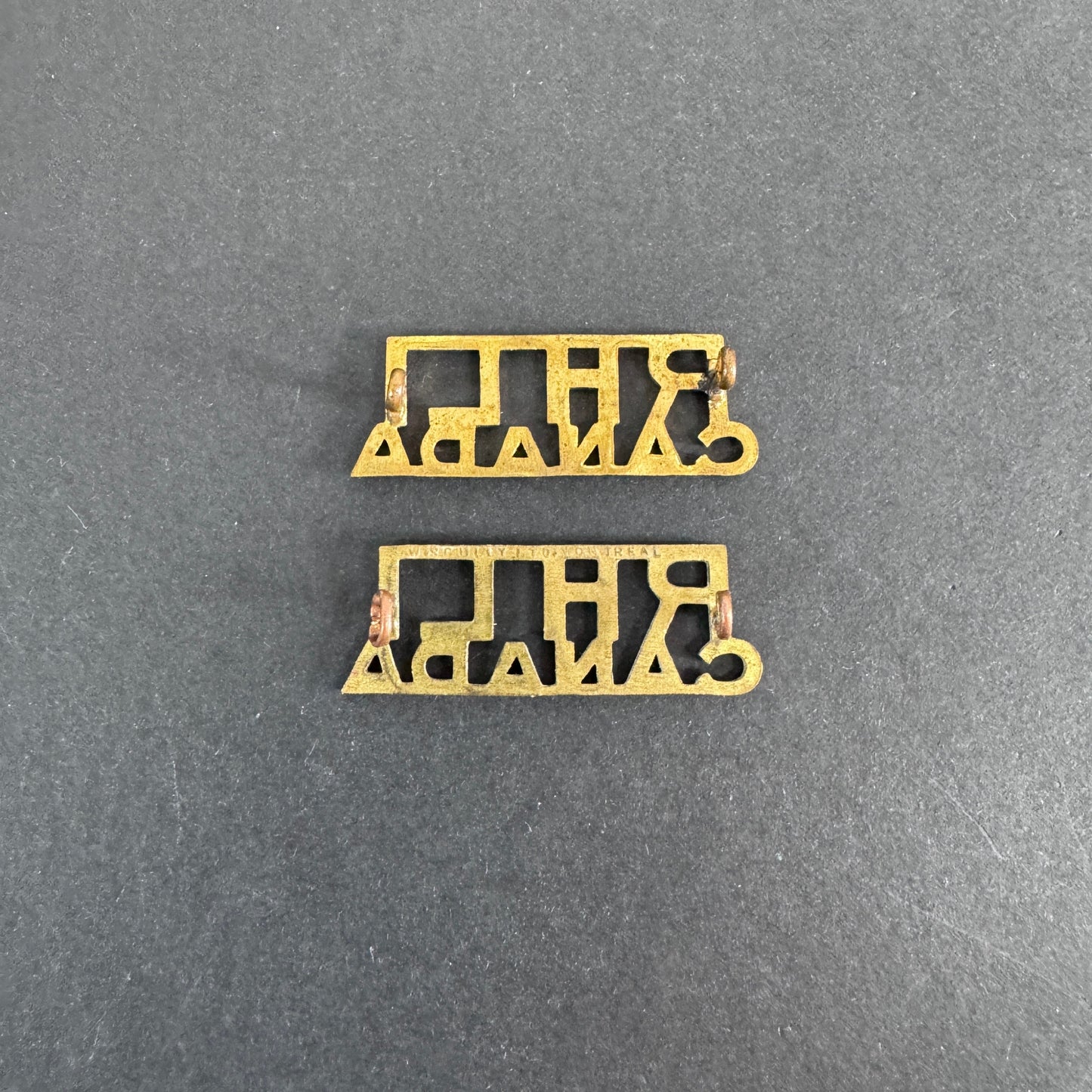 WW2 Royal Hamilton Light Infantry of Canada Shoulder Title Badges (Pair)
