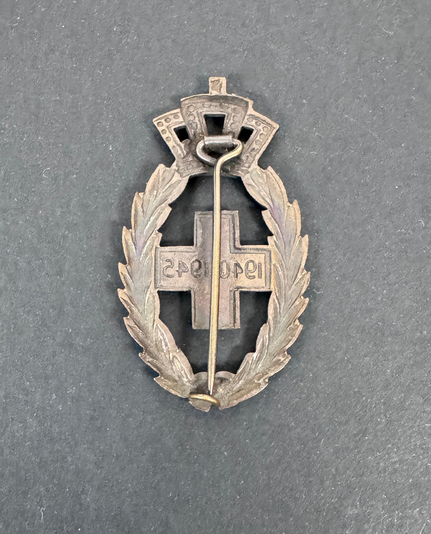WW2 Belgian Red Cross Decoration of the Palms 1940-1945 Badge