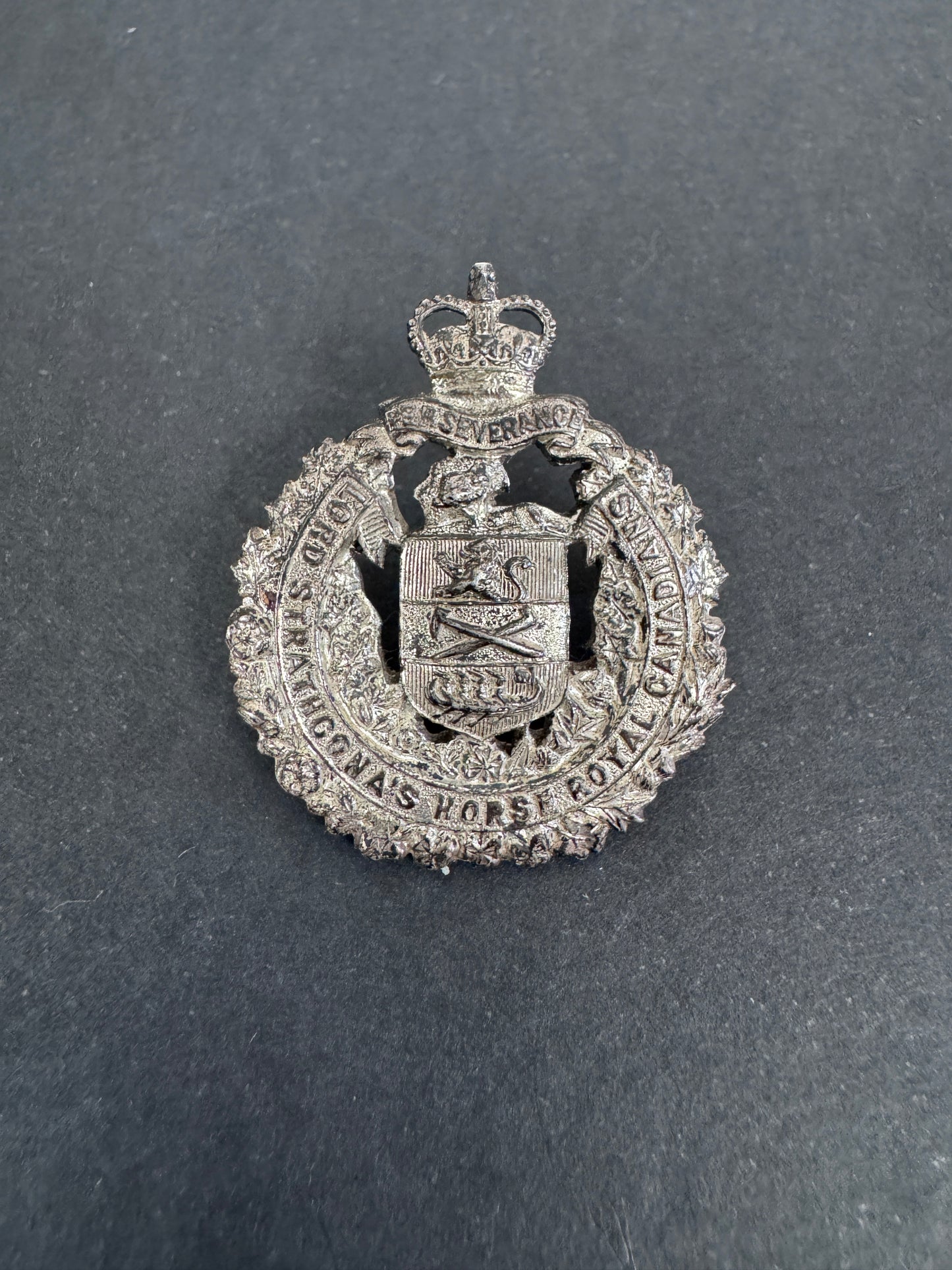 Canadian Army Lord Strathcona's Horse Officer Cap Badge
