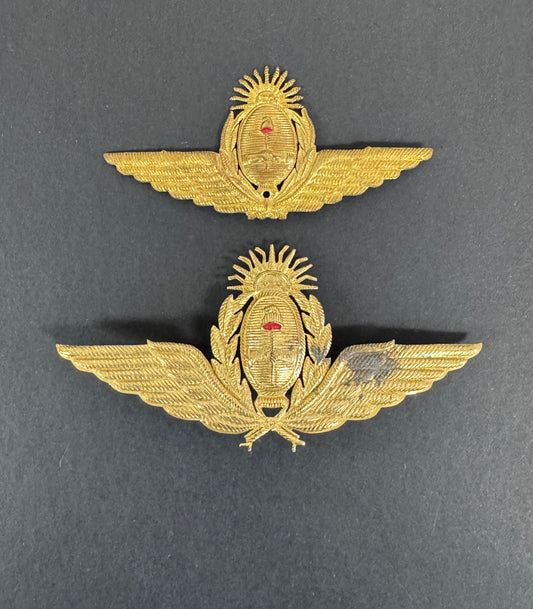 Argentine Air Force Officer's Visor Cap Badge
