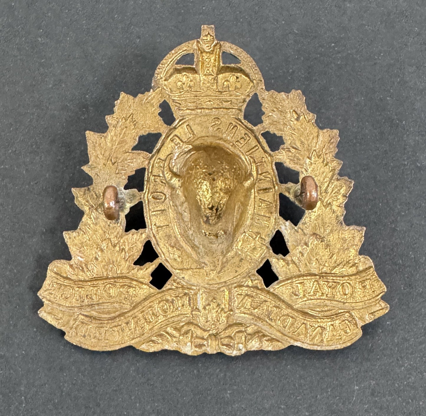 WW2 Royal Canadian Mounted Police (RCMP) Cap Badge