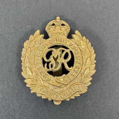 WW2 British Army Royal Engineers Cap Badge GRVI