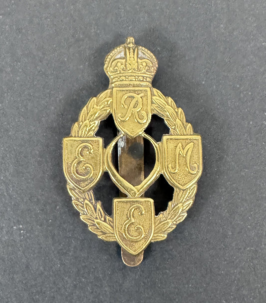 WW2 British Army Royal Mechanical and Electrical Engineers (REME) Cap Badge