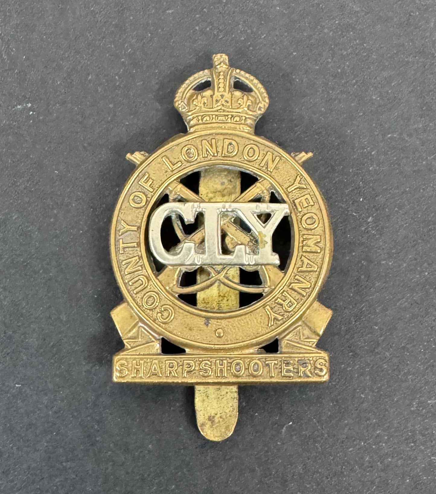 WW1 British Army County of London Yeomanry (CLY) Sharpshooters Cap Badge