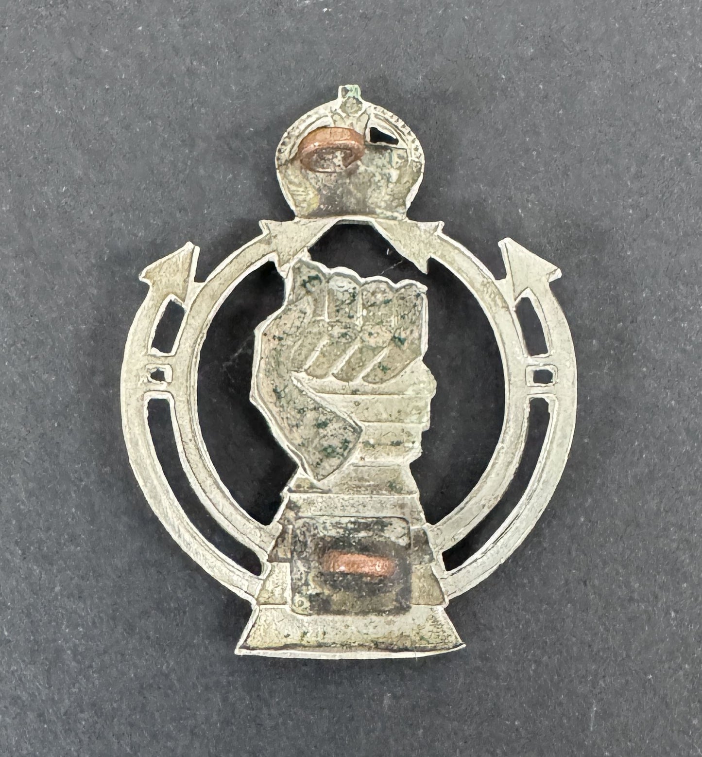 WW2 British Army Royal Armoured Corps Cap Badge