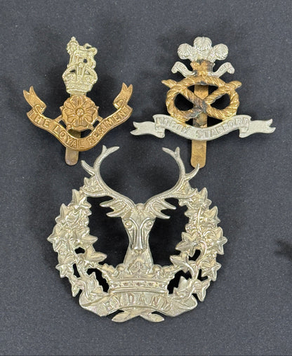 WW2 British Army 1st Infantry Division Cap Badges - Italian Campaign 1943-45