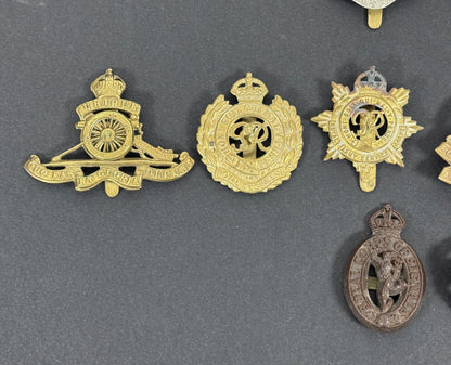 WW2 British Army 1st Infantry Division Cap Badges - Italian Campaign 1943-45