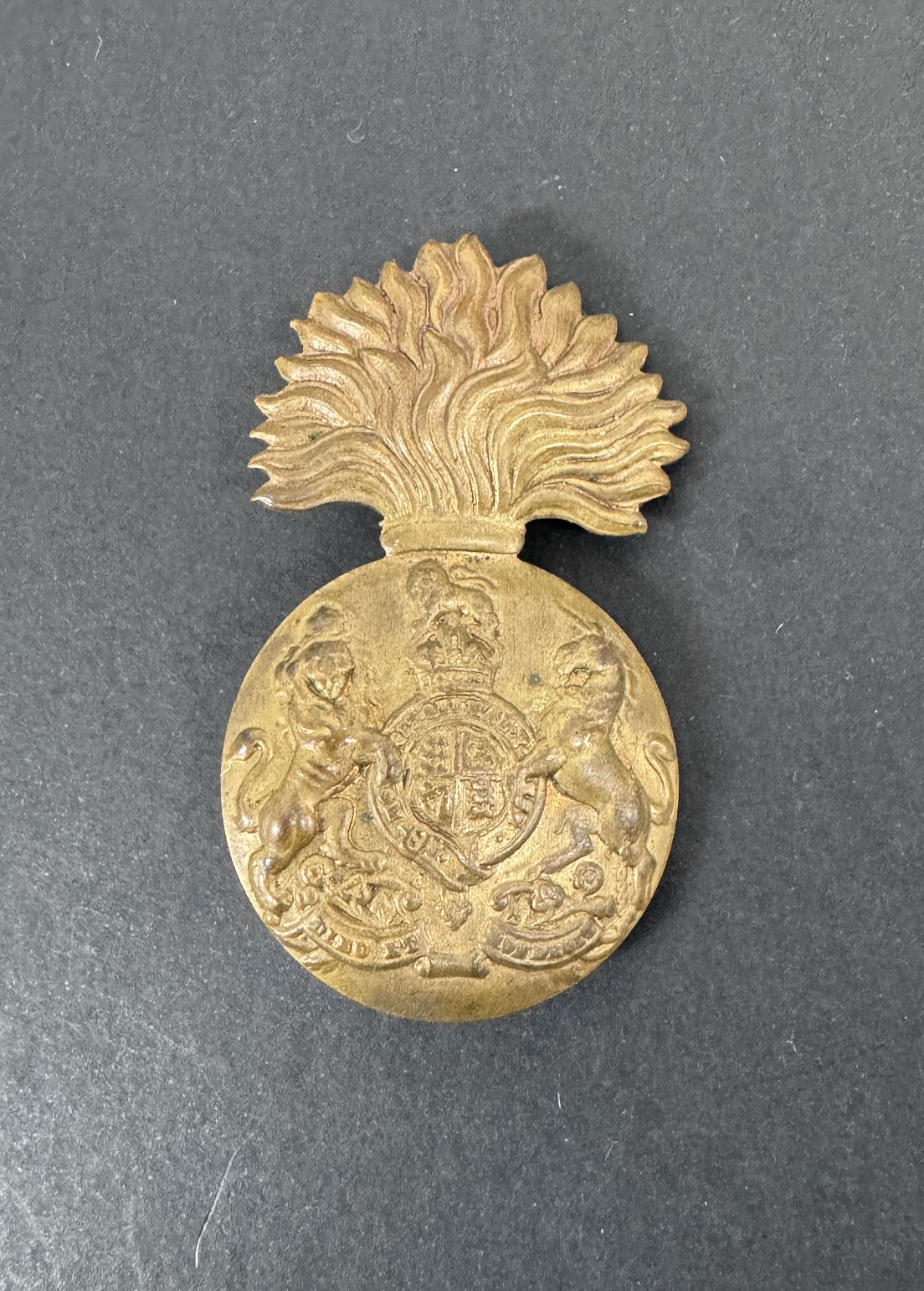 WW1 British Army Royal Scots Fusiliers Glengarry Cap Badge