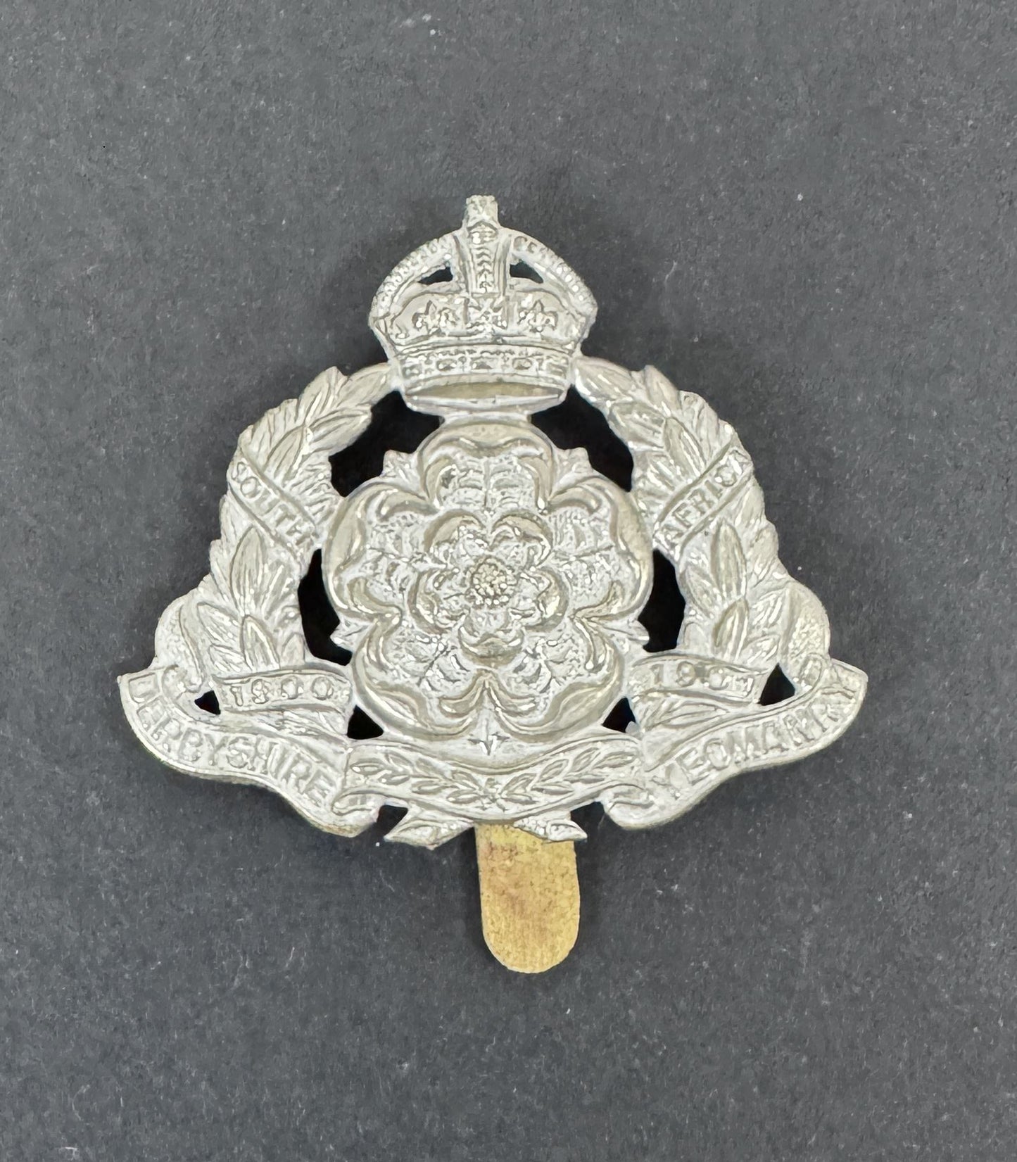 WW2 British Army Derbyshire Yeomanry (24th Armoured Car Company) Cap Badge