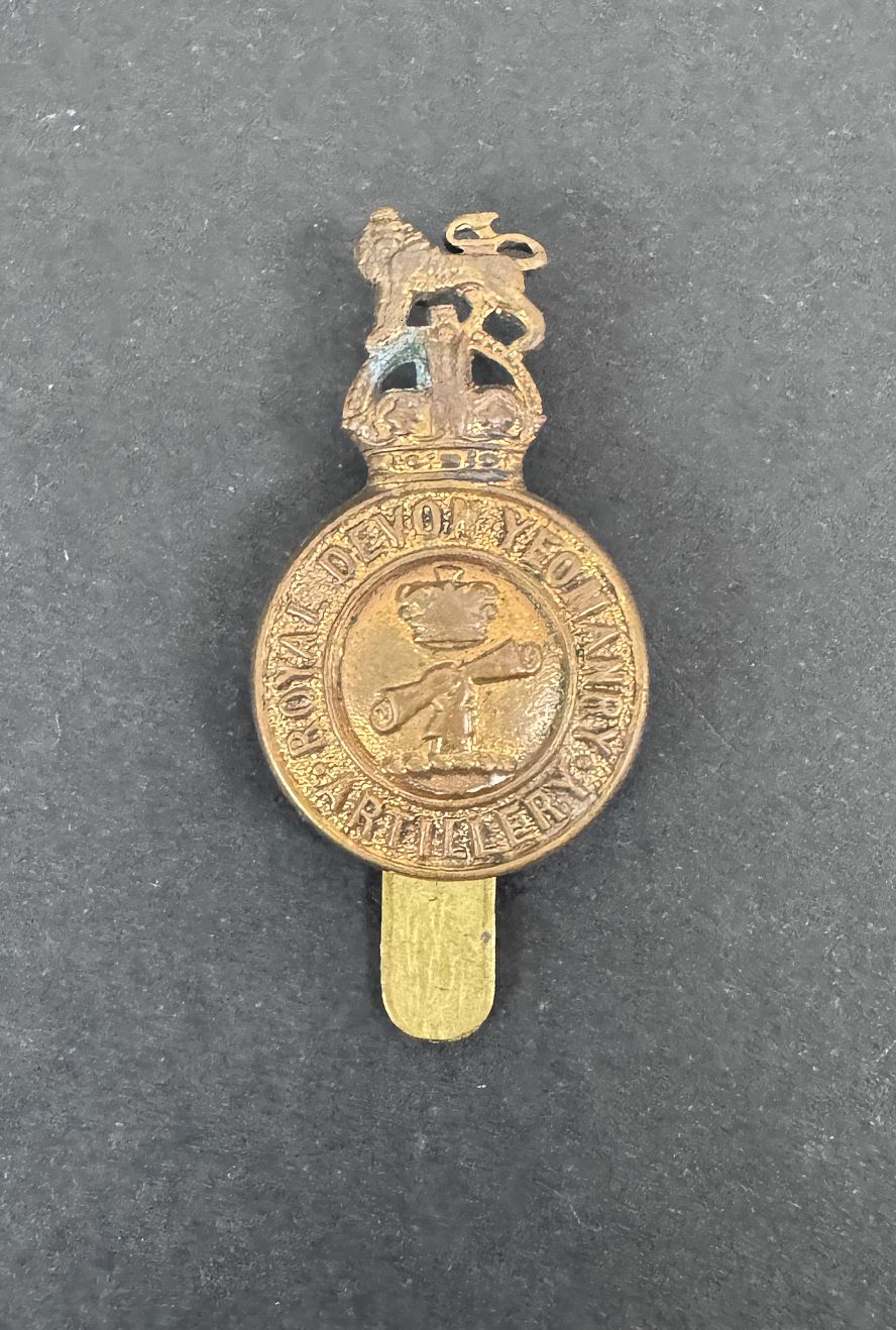 WW2 British Army Royal Devon Yeomanry Artillery Cap Badge