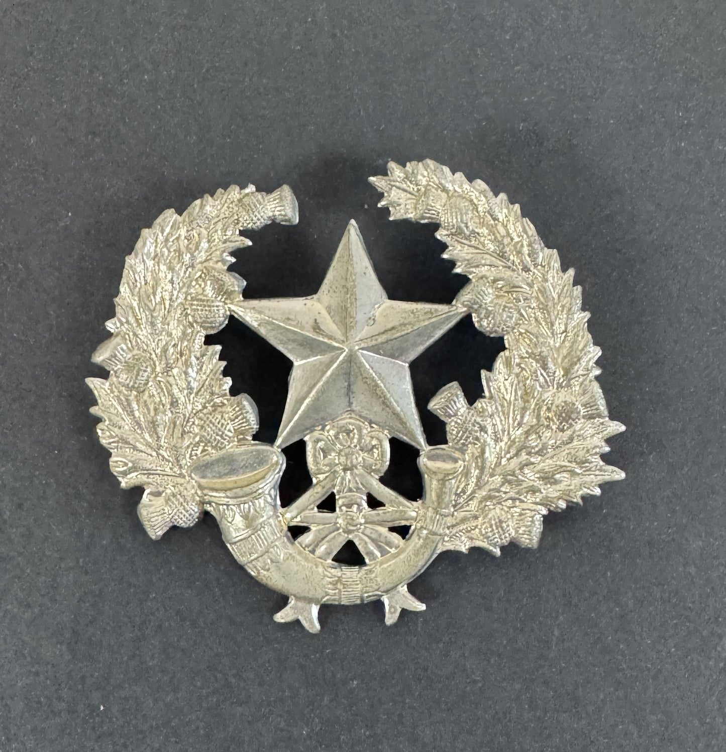 WW2 British Army Scottish Rifles Glengarry Cap Badge