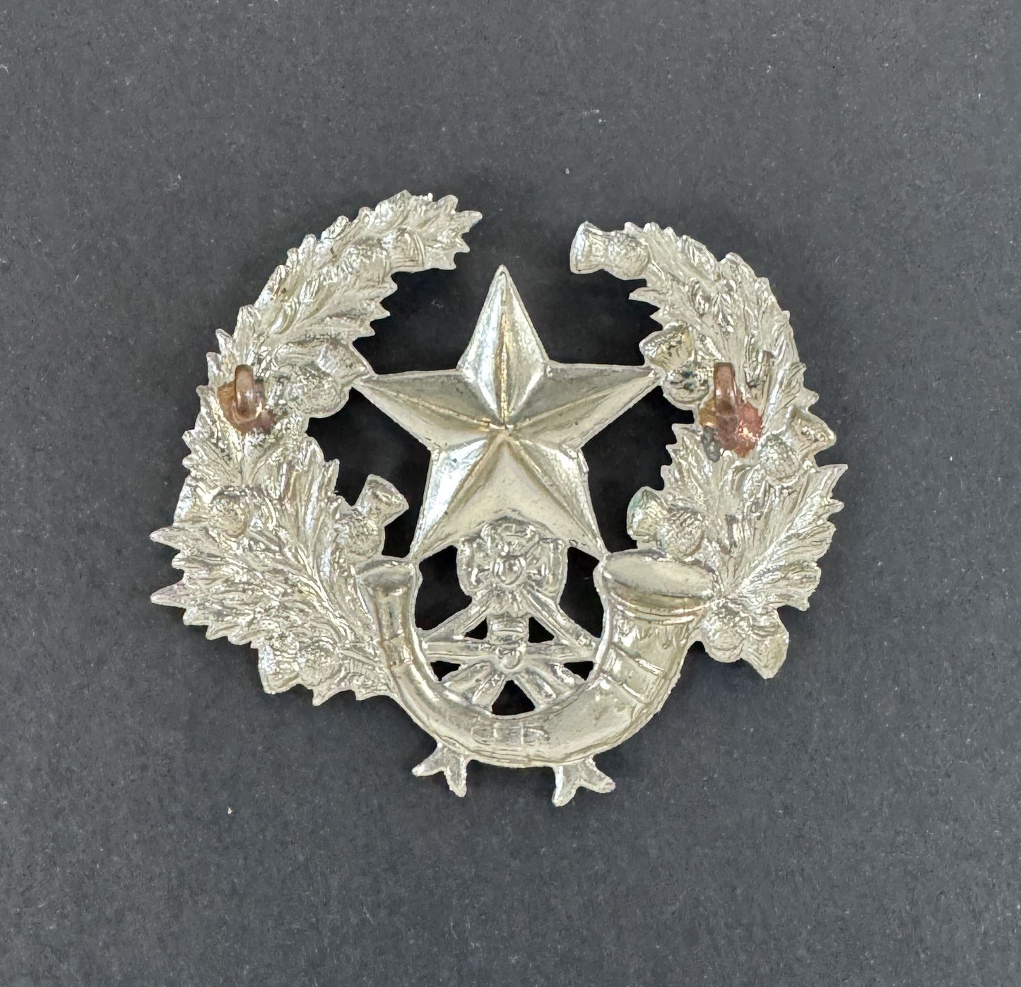 WW2 British Army Scottish Rifles Glengarry Cap Badge