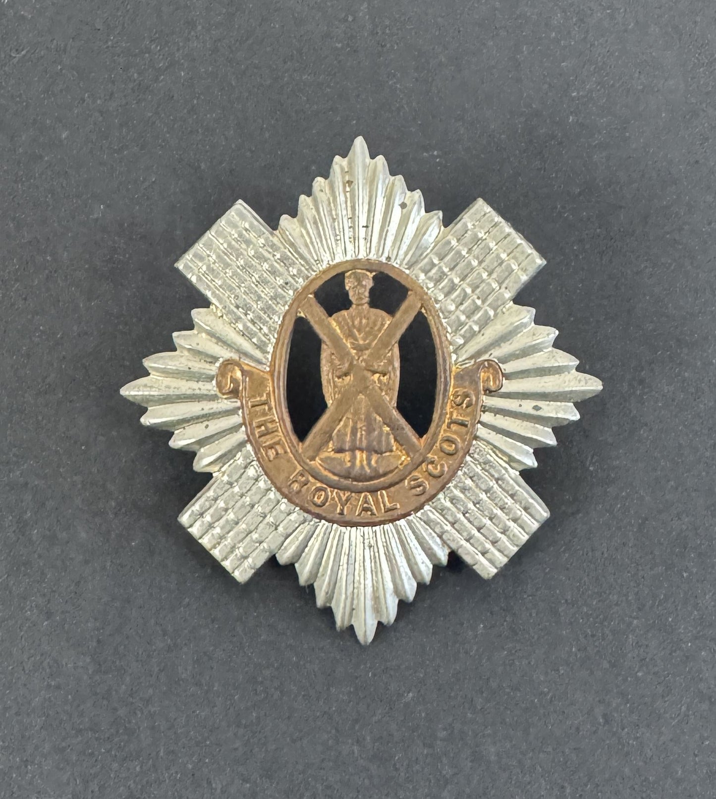 WW2 British Army Royal Scots Glengarry Cap Badge