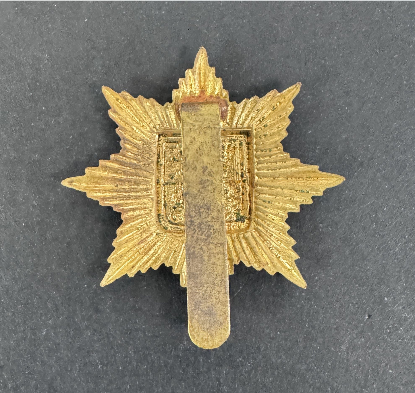 WW2 British Army 13th London Regiment Kensington Cap Badge