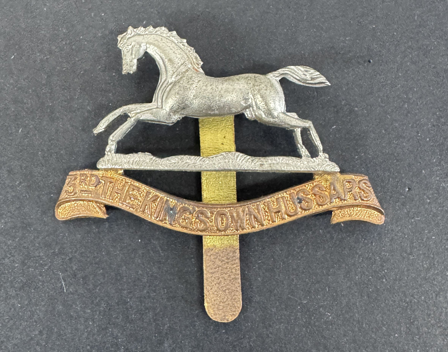 WW2 British Army 3rd King's Own Hussars Cavalry Cap Badge