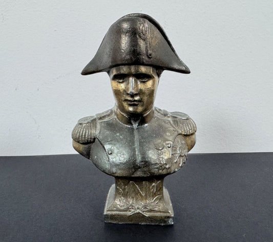 Vintage French Bust Napoleon Bonaparte – A tabletop decorative bust of Emperor Napoleon Bonaparte. 12 x 8 x 4.5 cm.