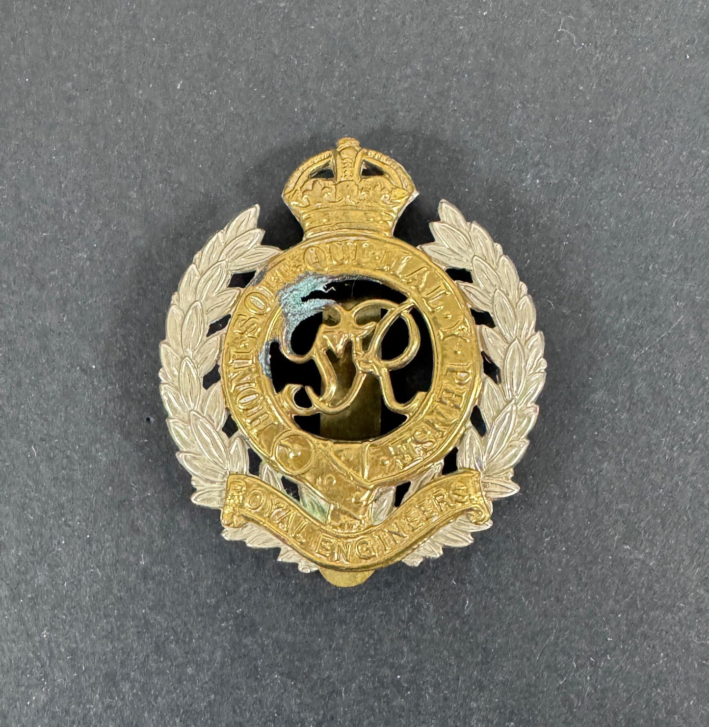 WW2 Royal Engineers Warrant Officer Cap Badge (British Army)