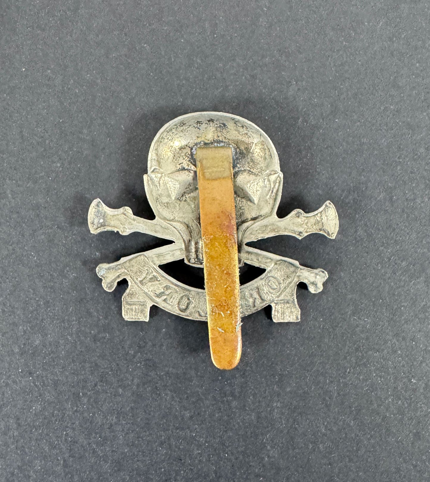 WW1 17th Lancers Cavalry Motto Cap Badge (British Army)