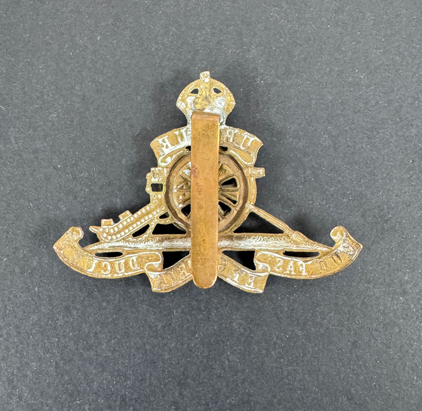 WW2 Royal Artillery Cap Badge (British Army)