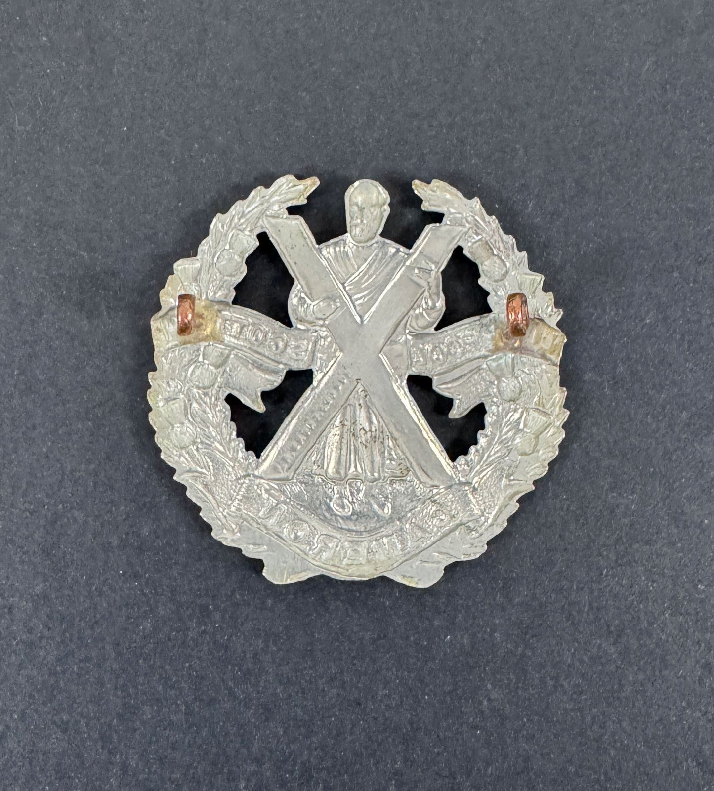 WW2 British Army Liverpool Scottish (Cameron) Glengarry Cap Badge GAUNT