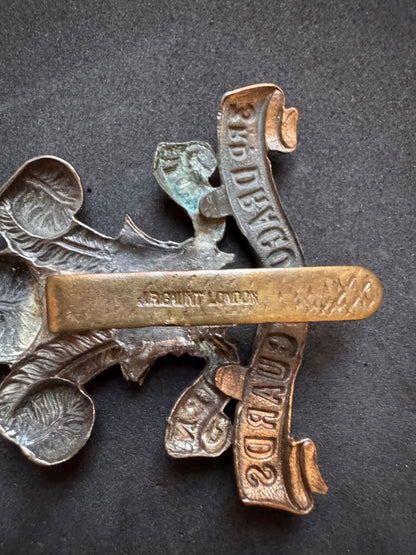 Photo 3 of WW1 British Army 3rd Dragoon Guards Cap Badge GAUNT - collectible militaria item