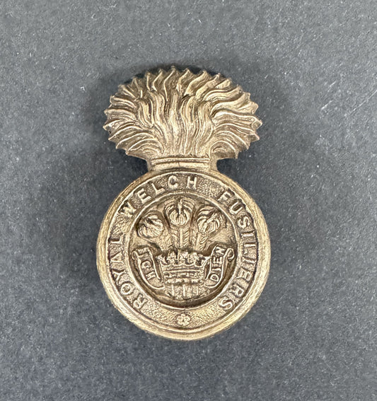 WW2 British Army Royal Welch Fusiliers Economy Plastic Cap Badge