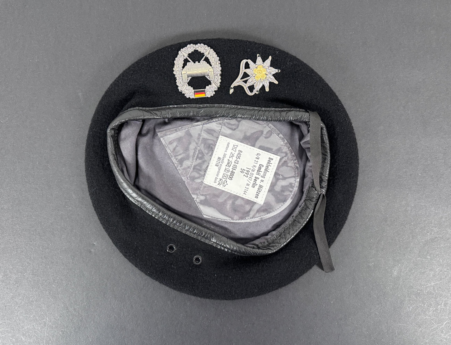German Army Alpine Panzer Regiment Beret Mutzen Edelweiss Badge – An original beret (mutzen) of the German Army motorised...