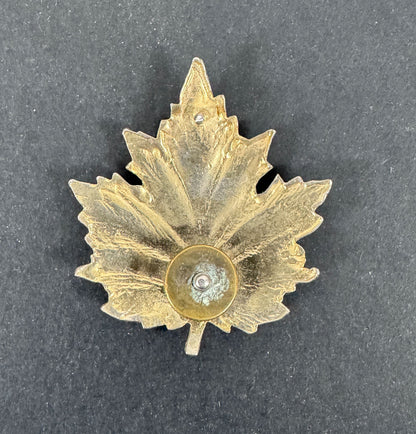 Canadian Provincial Cap Badge Ontario – An original and very scarce cap badge of the province of Ontario, Canada. Probably