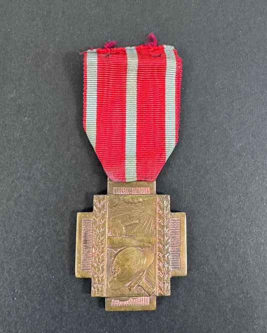 WW1 Belgian Army Fire Cross Medal (Croix du feu) Type 1 – An original Great War Belgian Army "Fire Cross", 1914-1918. Awar...