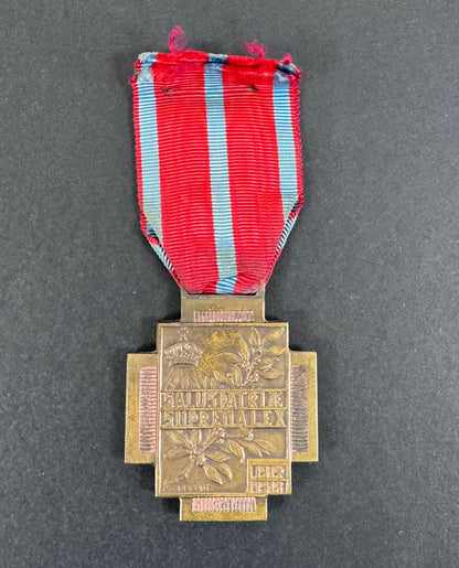 WW1 Belgian Army Fire Cross Medal (Croix du feu) Type 1 – An original Great War Belgian Army "Fire Cross", 1914-1918. Awar...