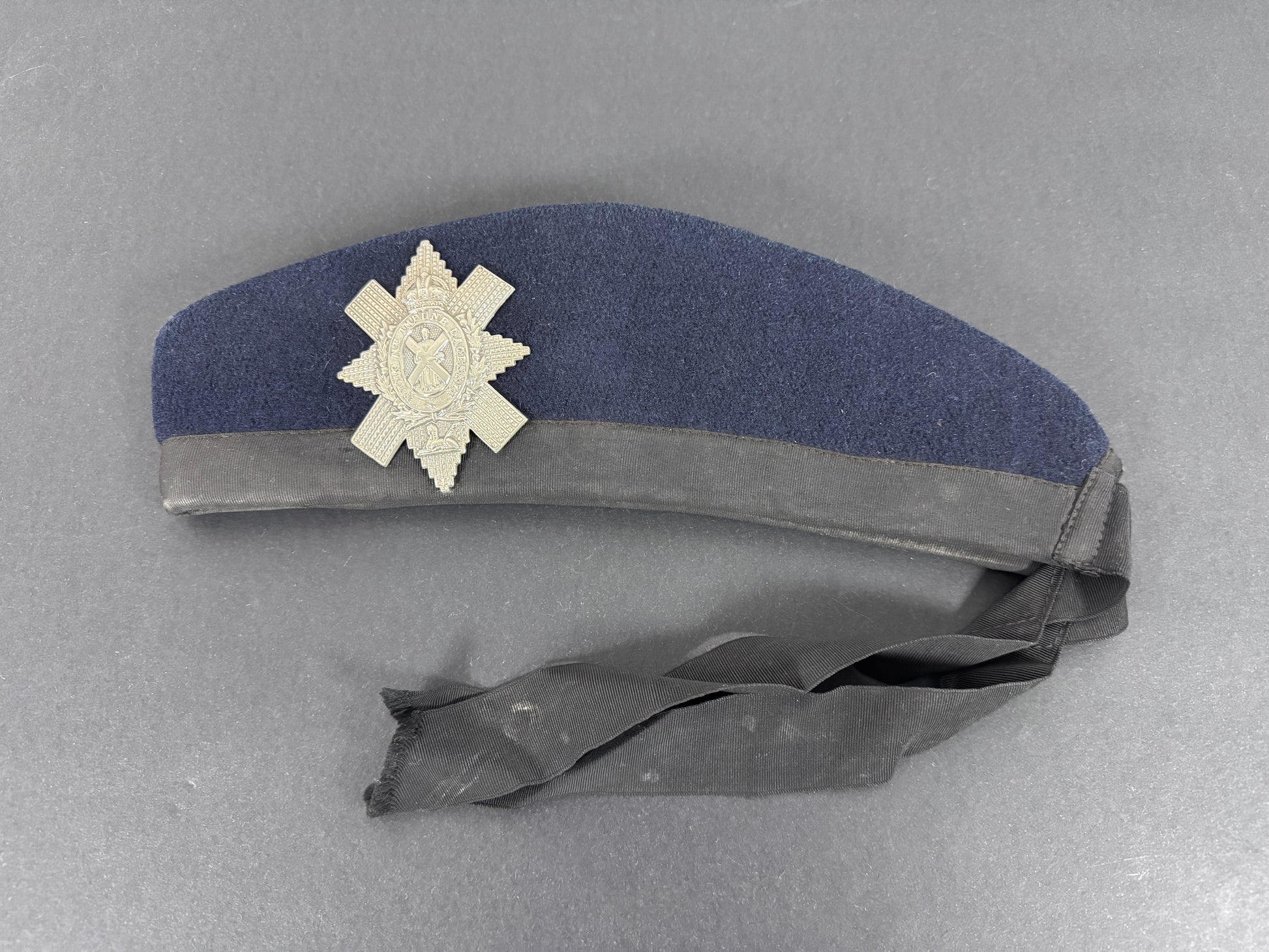 WW2 British Army Royal Highlanders 'Blackwatch' Glengarry Cap – An original Glengarry cap of the Royal Highlanders Regimen...