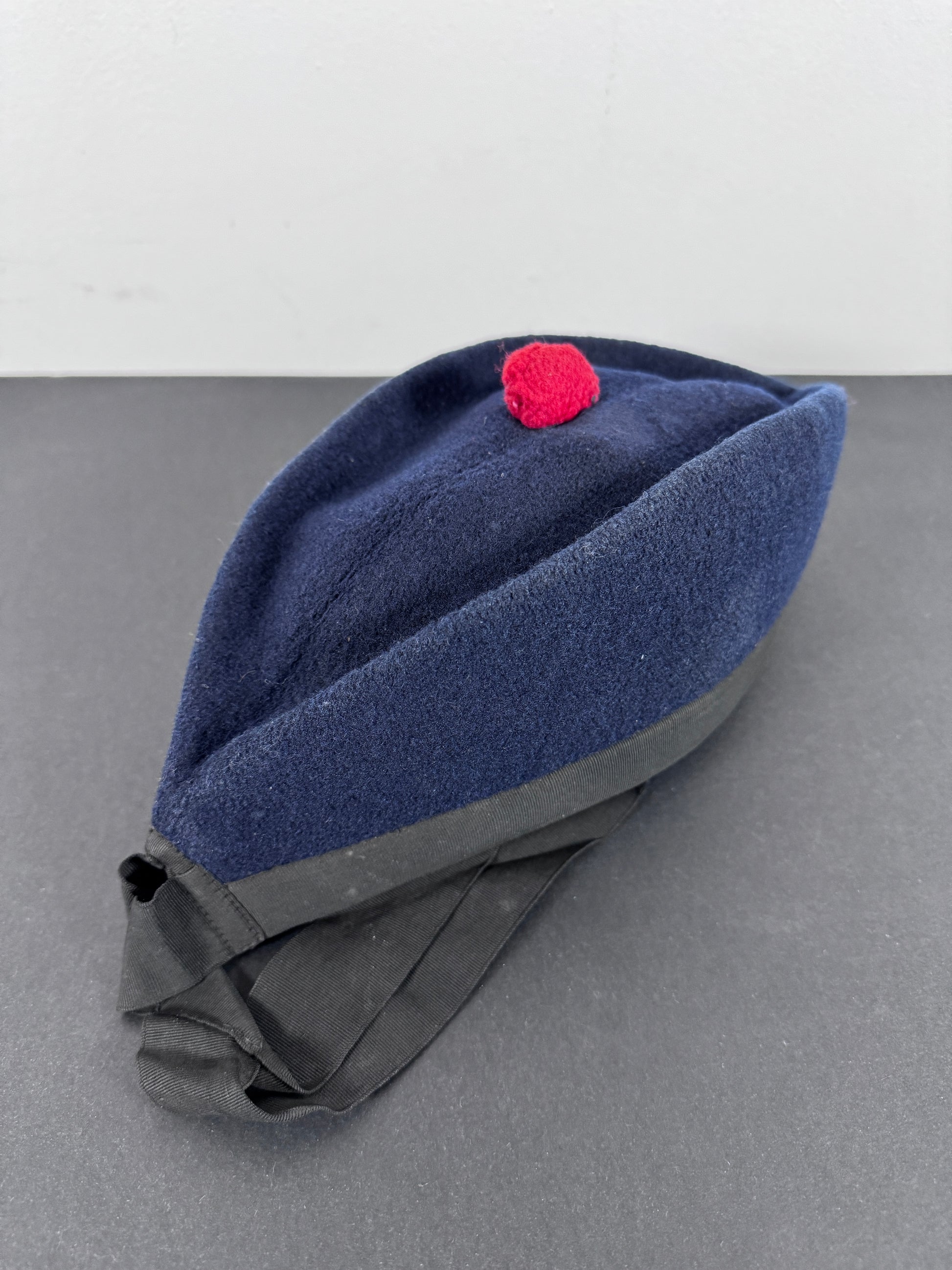 WW2 British Army Royal Highlanders 'Blackwatch' Glengarry Cap – An original Glengarry cap of the Royal Highlanders Regimen...