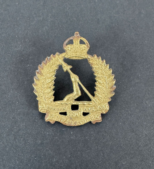 WW1 New Zealand NZEF 16th Waikato Regiment Cap Badge – An original other ranks cap badge of the 16th Waikato Regiment. Cas...