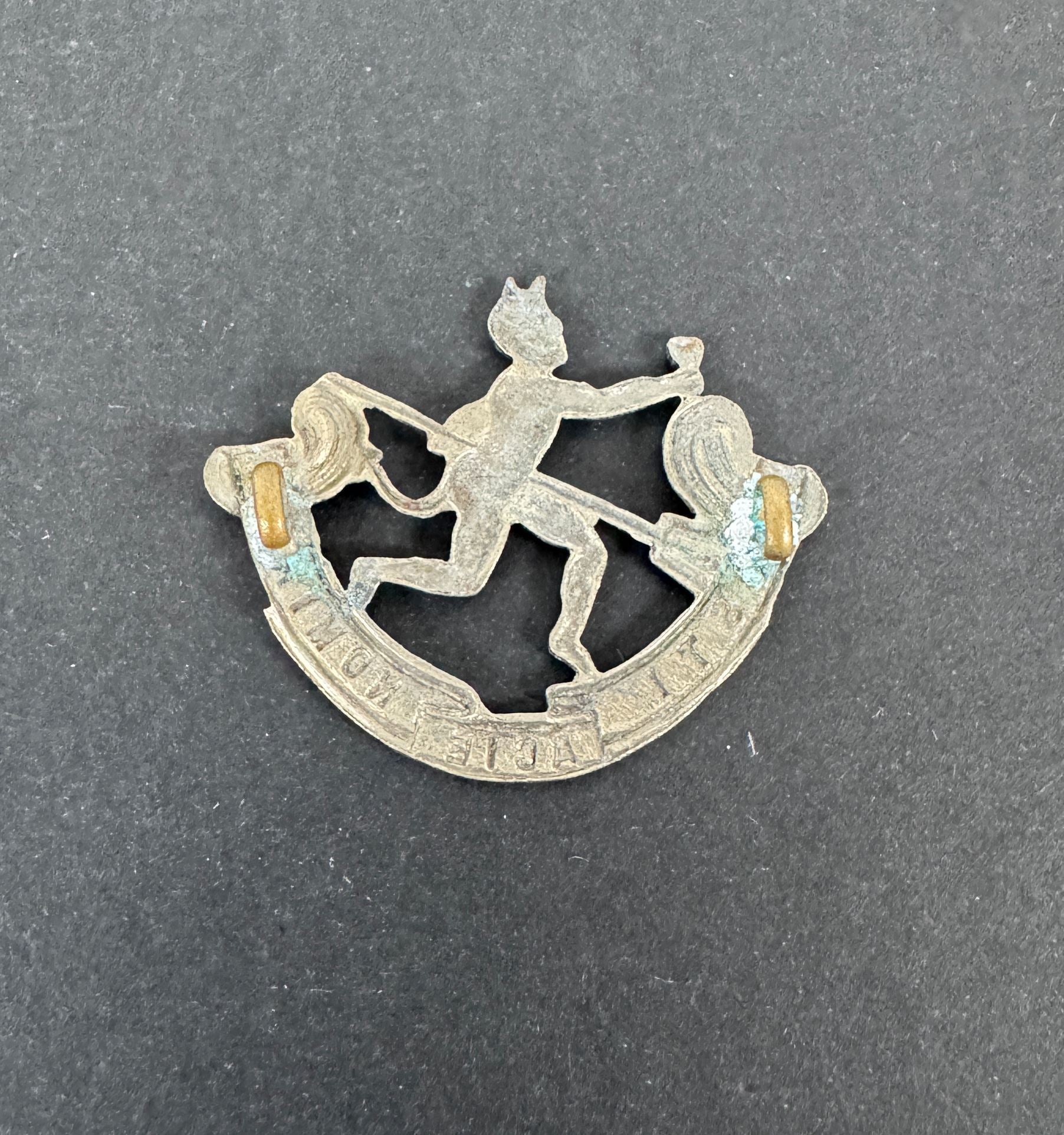 WW1 Canadian Army 90th Winnipeg Rifles Cap Badge CEF – An original other ranks cap badge of the 90th Winnipeg Rifles. Whit...
