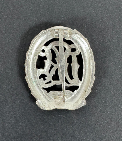 WW2 German DRL Sports Badge War Disabled Grade 1957 Version – An original and rare DRL Sports Badge for War Disabled. 1957...