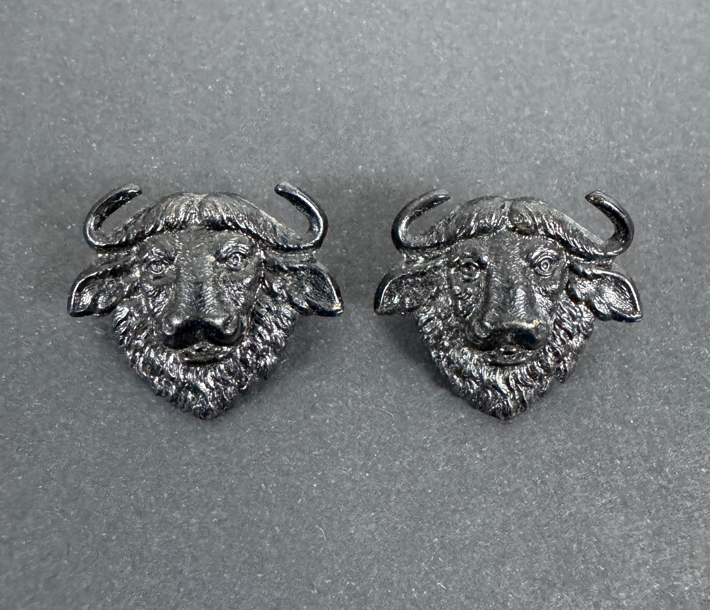 WW2 South African Army Kaffrarian Rifles Uniform Collar Badges – An matching pair of original collar badges of The Kaffrar...