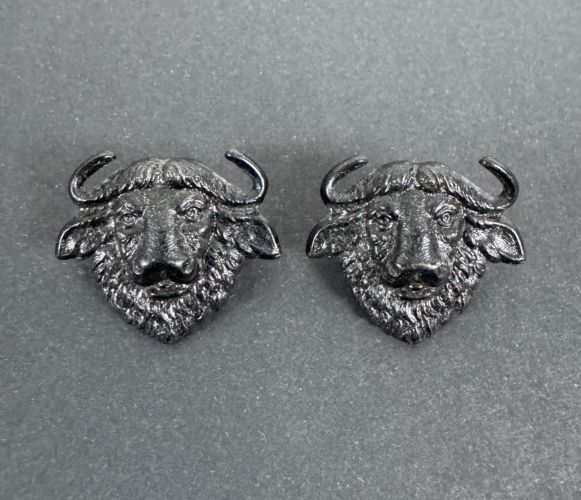 WW2 South African Army Kaffrarian Rifles Uniform Collar Badges – An matching pair of original collar badges of The Kaffrar...