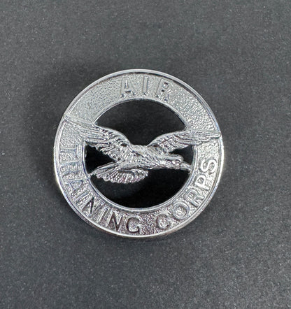 British Air Training Corps (ATC) Cap Badge (RAF) – An original other ranks cap badge of The Air Training Corps (A.T.C.). 3...