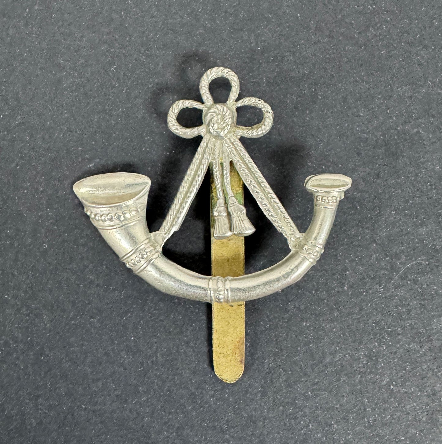 WW2 British Army The Oxfordshire & Buckinghamshire LI Regiment Cap Badge