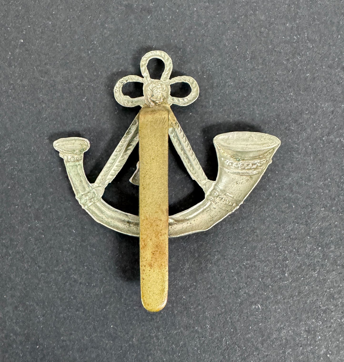 WW2 British Army The Oxfordshire & Buckinghamshire LI Regiment Cap Badge