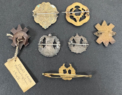 WW1 WW2 British Army Scottish Highland Regiments Sweetheart Brooch Pin Badges – A collection of lapel badges of various Sc...