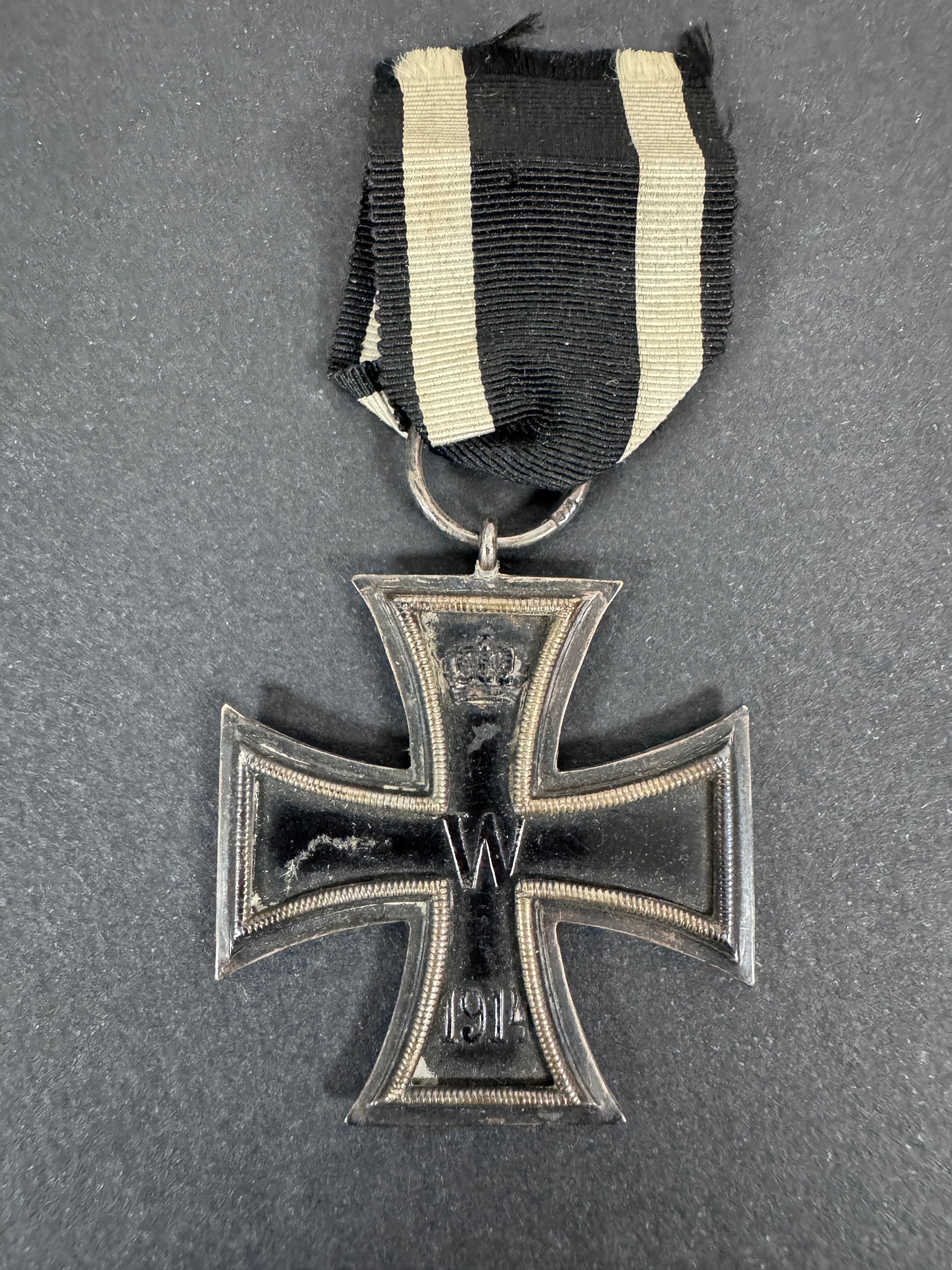 WW1 German Army 1914 Iron Cross 2nd Class Medal Maker Marked KO – An original World War One issue 1914 Iron Cross 2nd Clas...