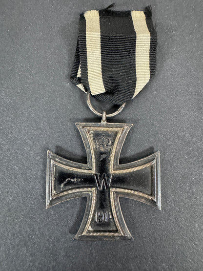 WW1 German Army 1914 Iron Cross 2nd Class Medal Maker Marked KO – An original World War One issue 1914 Iron Cross 2nd Clas...