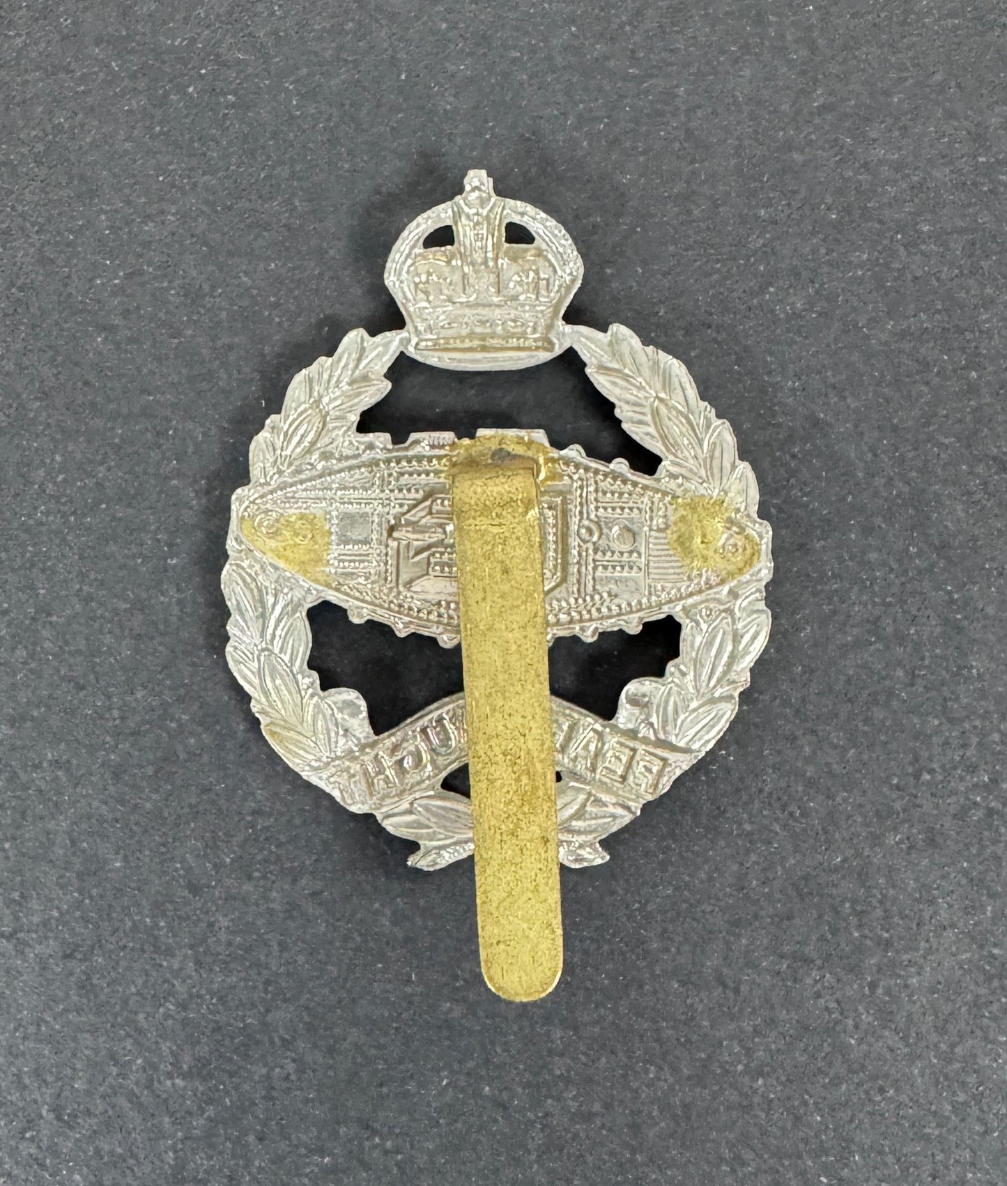 British Army Royal Tank Regiment Tank Facing Right Cap Badge
