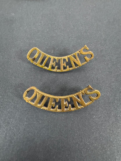 British Army The Queen's Royal Regiment (QUEEN'S) Shoulder Title Badges (Pair) – A matching pair of original uniform shoul...