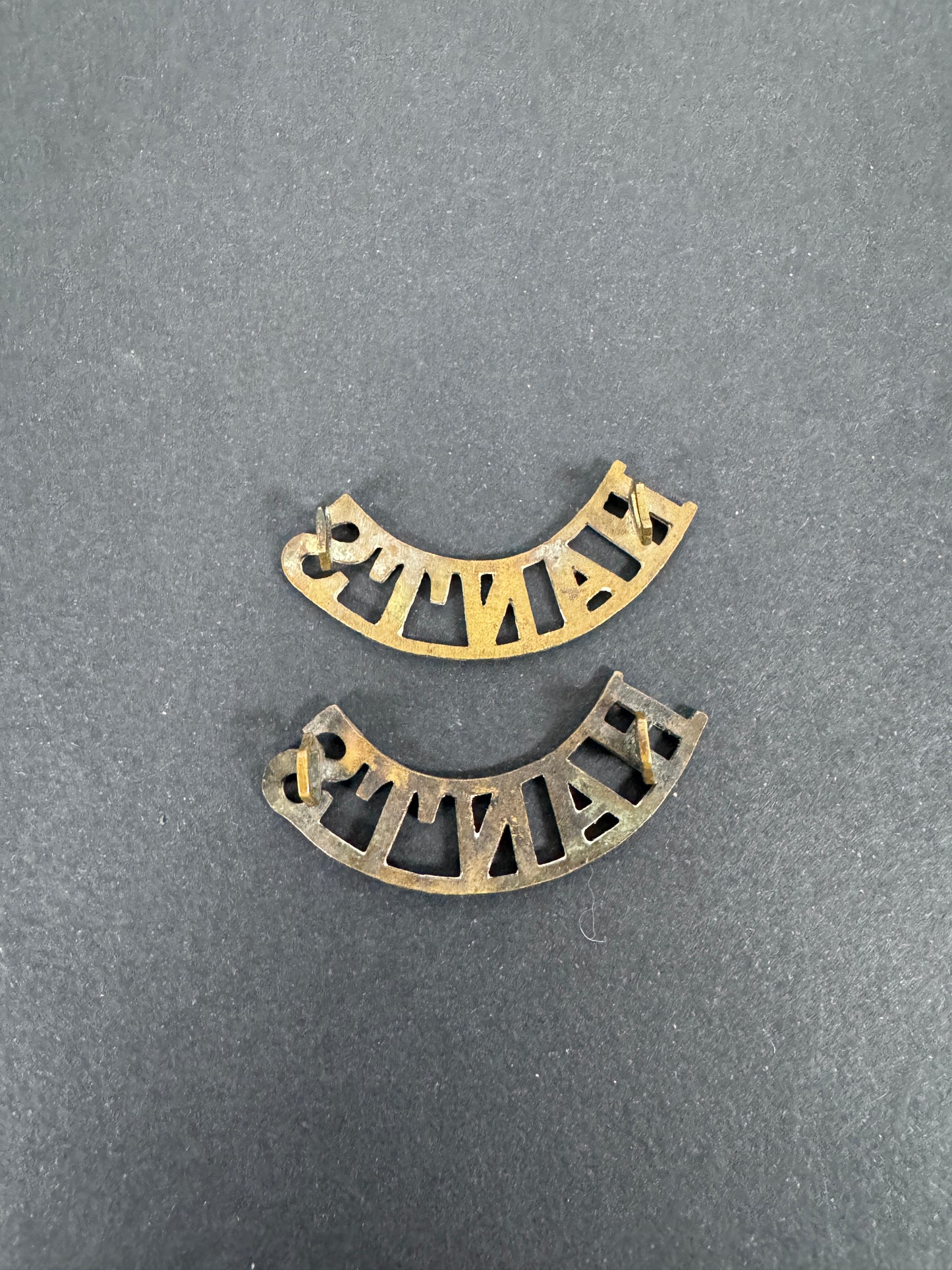 British Army Hampshire Regiment (HANTS) Shoulder Title Badges (Pair) – A matching pair of original uniform shoulder titles...