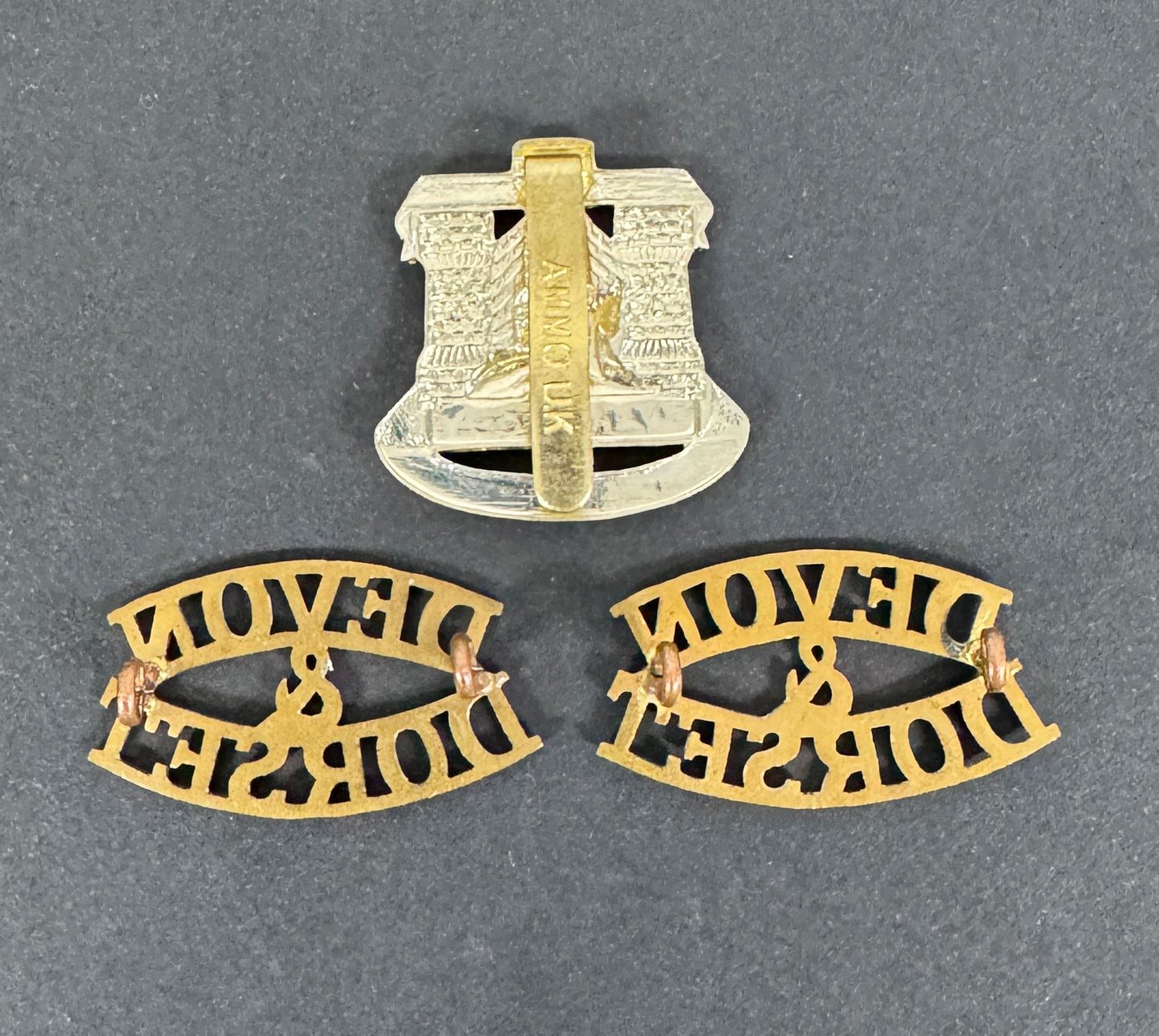 British Army Devon & Dorset Regiment Cap Badge & Shoulder Title Badges