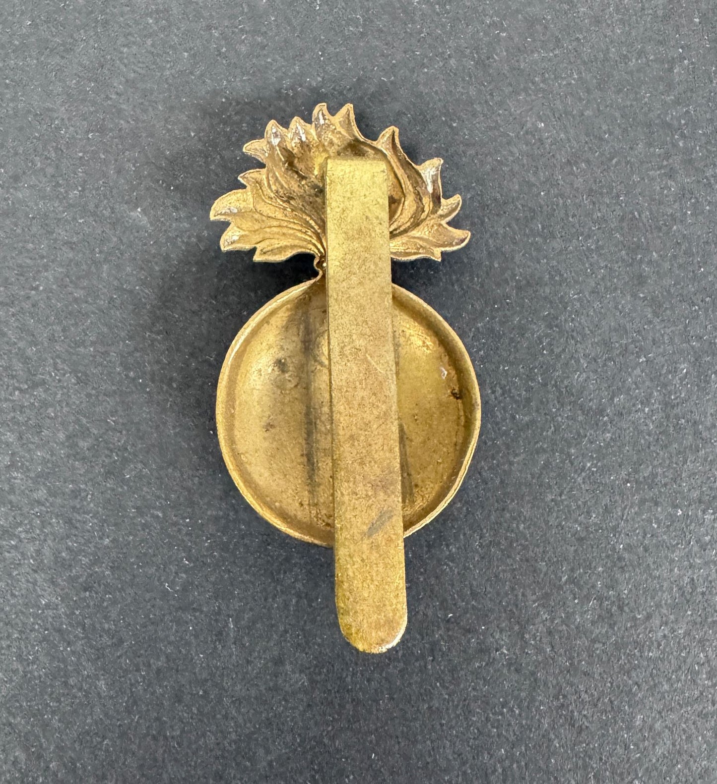 WW2 British Army Northumberland Fusiliers Cap Badge